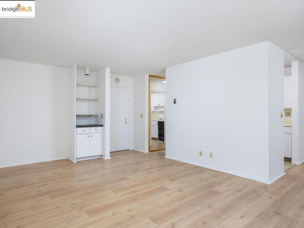 4 Commodore Dr D229, Emeryville CA 94608