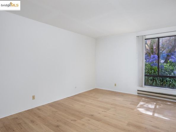 4 Commodore Dr D229, Emeryville CA 94608