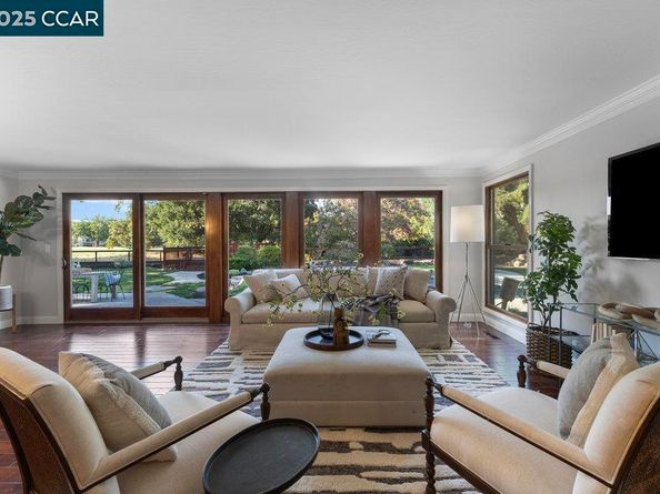 280 Fairway Dr, Danville CA 94526