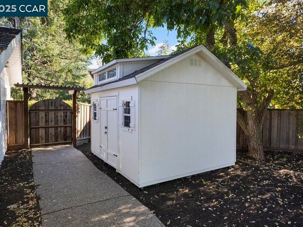 280 Fairway Dr, Danville CA 94526