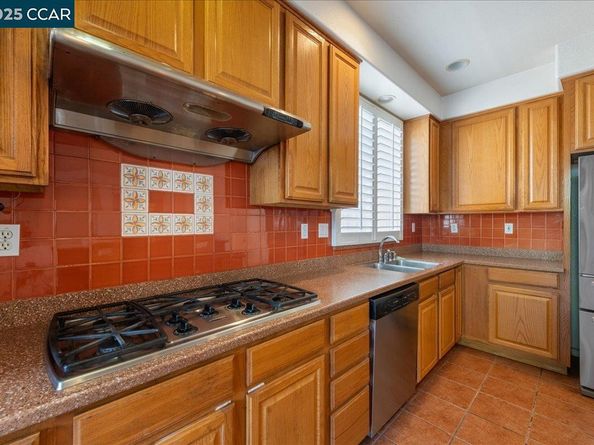 524 Rosewood Lane, Hercules CA 94547