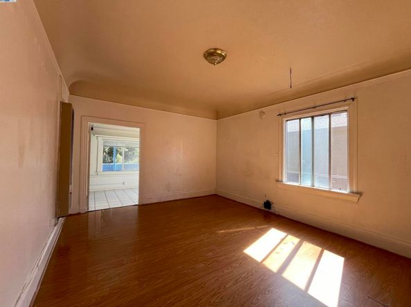 2324 9Th Ave, Oakland CA 94606