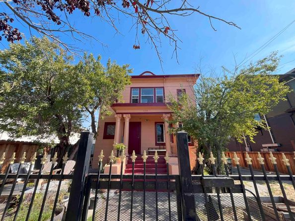 2324 9Th Ave, Oakland CA 94606