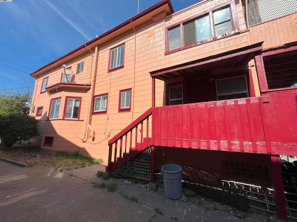 2324 9Th Ave, Oakland CA 94606