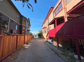 2324 9Th Ave, Oakland CA 94606
