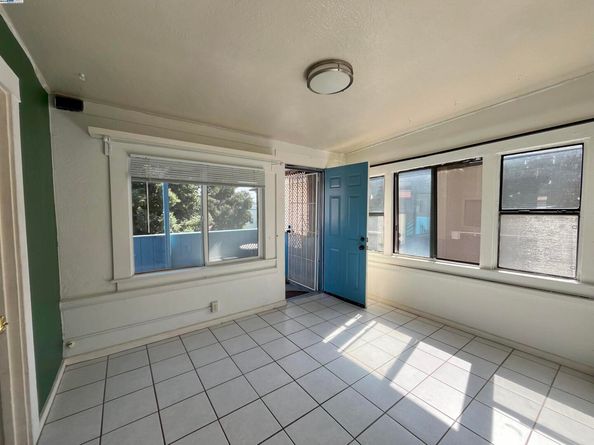 2324 9Th Ave, Oakland CA 94606