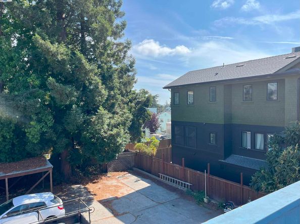 2324 9Th Ave, Oakland CA 94606