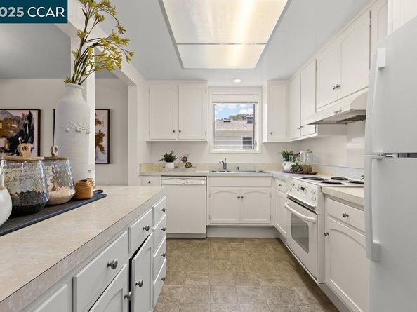 2200 Pine Knoll Dr 11, Walnut Creek CA 94595