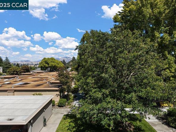 2200 Pine Knoll Dr 11, Walnut Creek CA 94595
