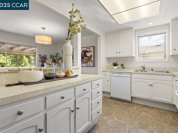 2200 Pine Knoll Dr 11, Walnut Creek CA 94595