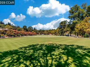 2200 Pine Knoll Dr 11, Walnut Creek CA 94595