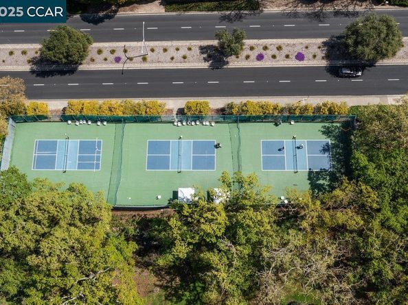 2200 Pine Knoll Dr 11, Walnut Creek CA 94595