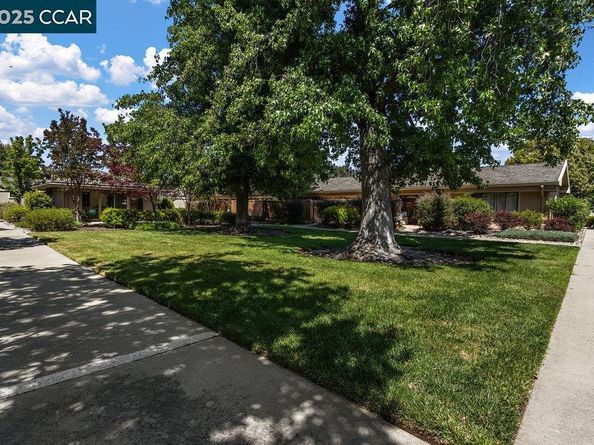 2200 Pine Knoll Dr 11, Walnut Creek CA 94595