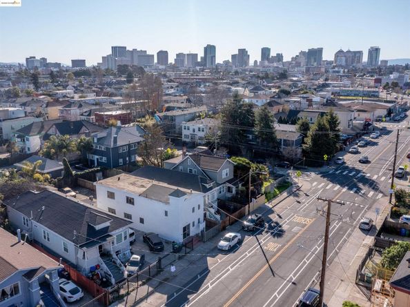 3214 Market St, Oakland CA 94608