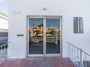 3214 Market St, Oakland CA 94608
