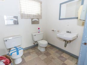 3214 Market St, Oakland CA 94608