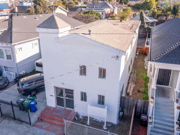 3214 Market St, Oakland CA 94608