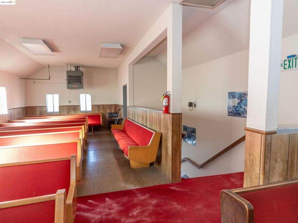 3214 Market St, Oakland CA 94608