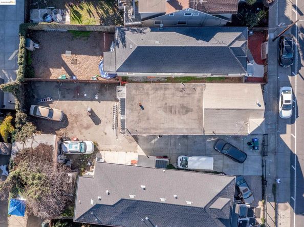 3214 Market St, Oakland CA 94608