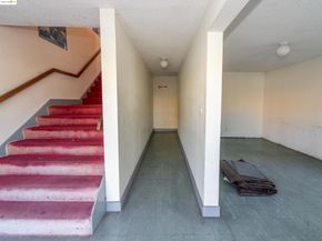 3214 Market St, Oakland CA 94608