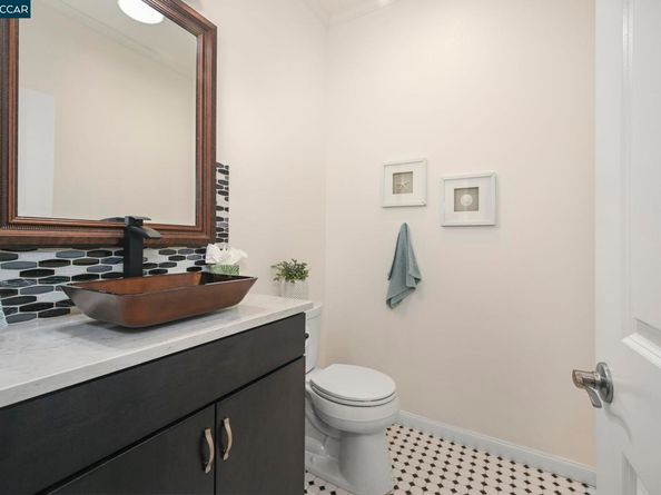 3981 Amyx Ct, Hayward CA 94542