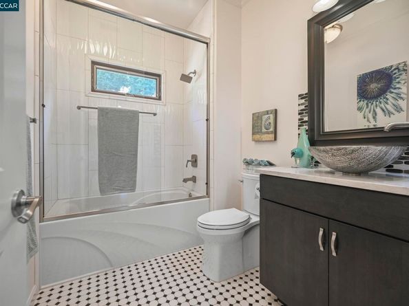 3981 Amyx Ct, Hayward CA 94542