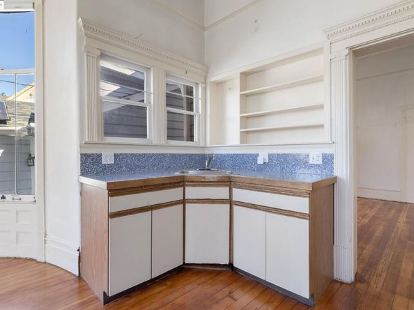 102 Hamilton Pl, Oakland CA 94612