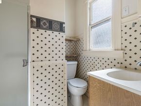 102 Hamilton Pl, Oakland CA 94612