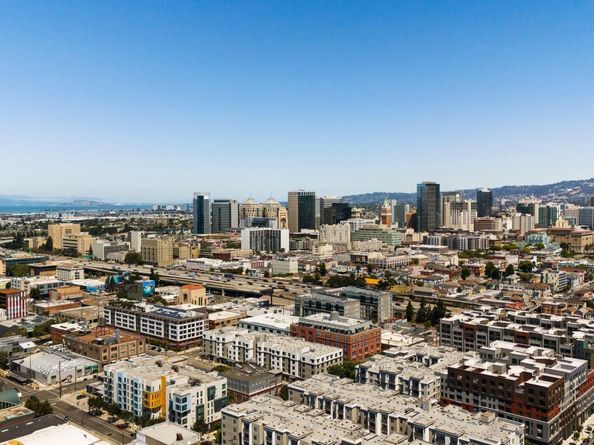 311 Oak St 720, Oakland CA 94607