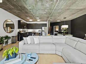 311 Oak St 720, Oakland CA 94607