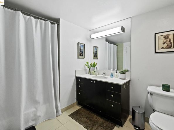 311 Oak St 720, Oakland CA 94607