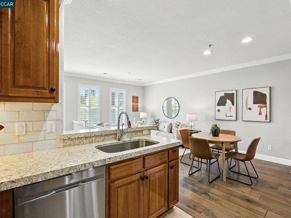 13 Oak Treat Ct, Walnut Creek CA 94597