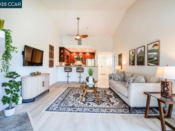 1733 S Villa Way, Walnut Creek CA 94595