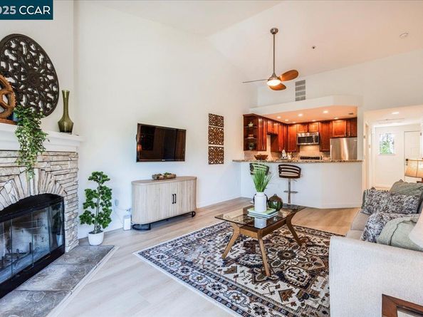 1733 S Villa Way, Walnut Creek CA 94595