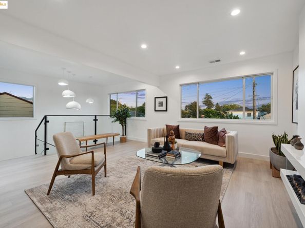 1207 Cedar St, Berkeley CA 94702