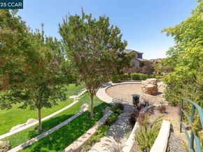 6071 Old Quarry, Oakland CA 94605