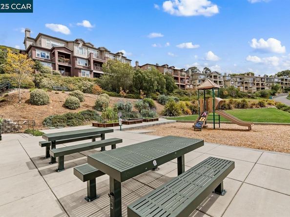 6071 Old Quarry, Oakland CA 94605