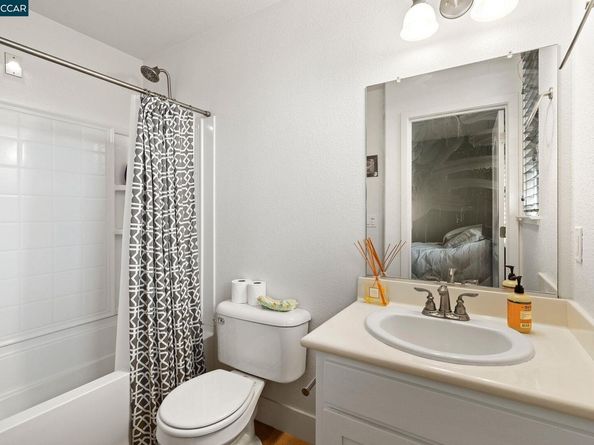 6071 Old Quarry, Oakland CA 94605