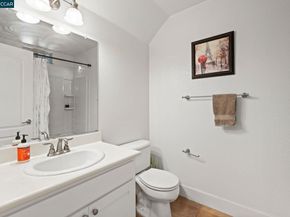 6071 Old Quarry, Oakland CA 94605