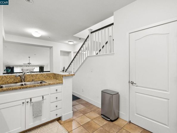 6071 Old Quarry, Oakland CA 94605