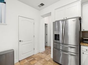 6071 Old Quarry, Oakland CA 94605