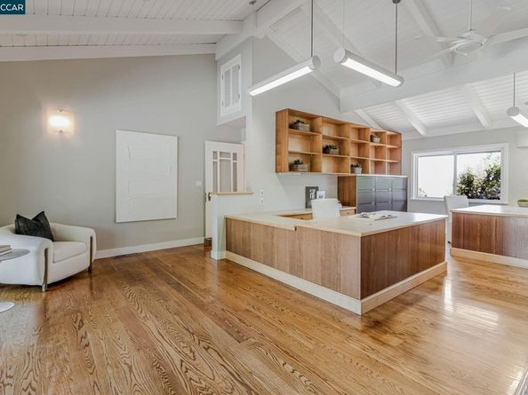 1960 Joseph Dr, Moraga CA 94556