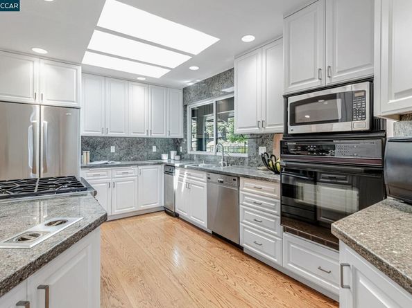 1960 Joseph Dr, Moraga CA 94556