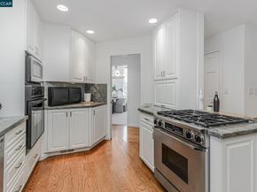 1960 Joseph Dr, Moraga CA 94556