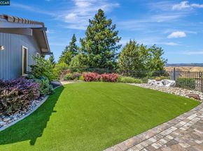 1960 Joseph Dr, Moraga CA 94556