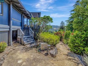 1960 Joseph Dr, Moraga CA 94556