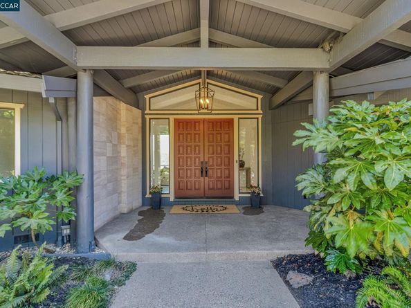 1960 Joseph Dr, Moraga CA 94556