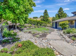 1960 Joseph Dr, Moraga CA 94556
