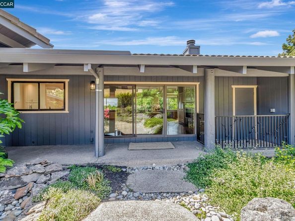 1960 Joseph Dr, Moraga CA 94556