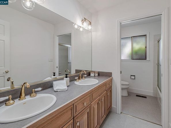 1960 Joseph Dr, Moraga CA 94556